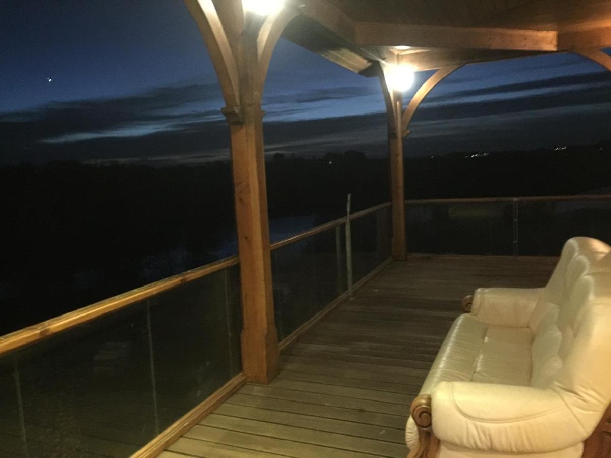 La Découverte, Jacuzzi, Sauna, et Terrasse avec vue sur lac à la campagne entre Toulouse et Auch Vila Catonvielle Exterior foto